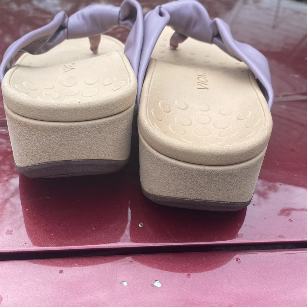 Vionic - Picture 4 of 7